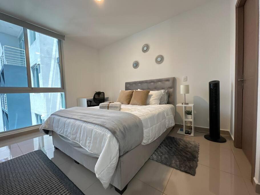 New Luxury 12th Floor *